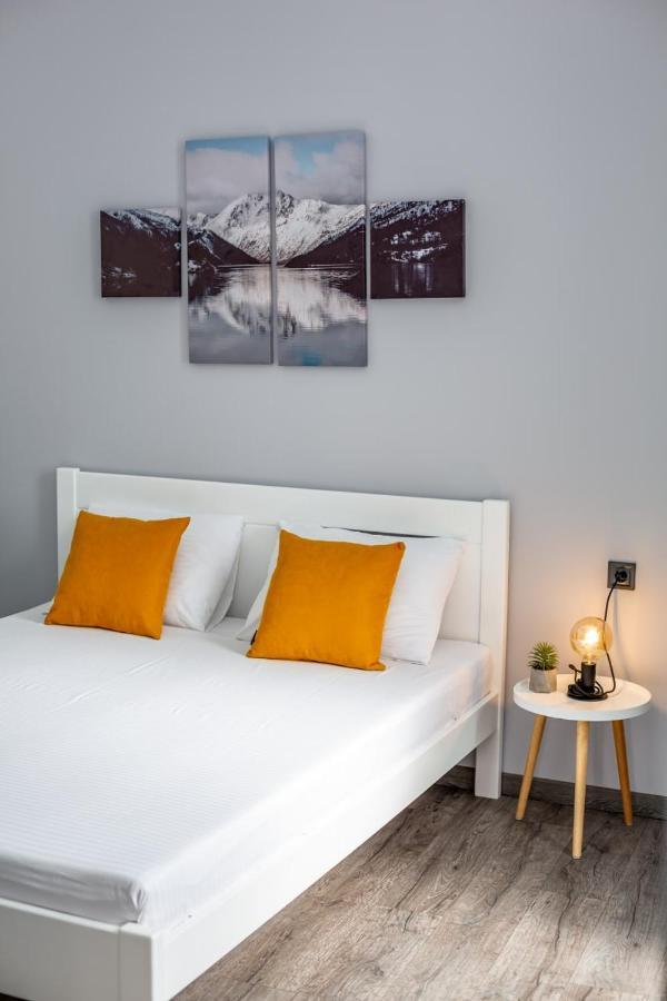 Stylish Apartment In The Center Lviv Ngoại thất bức ảnh