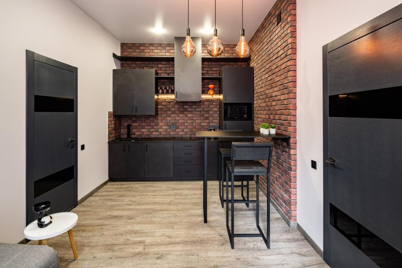 Stylish Apartment In The Center Lviv Ngoại thất bức ảnh