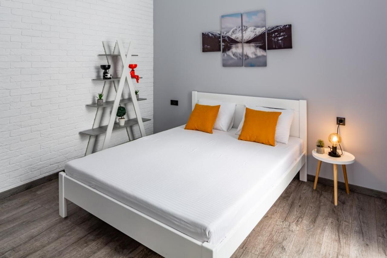 Stylish Apartment In The Center Lviv Ngoại thất bức ảnh